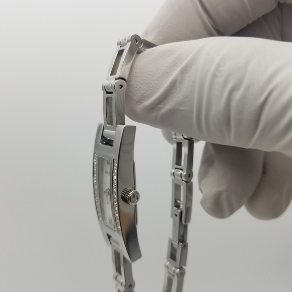 Gucci 3900L Diamond Mother of Pearl Dial watch - Picture 4 of 9